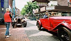 Bahnhofstraße mit Bugatti
